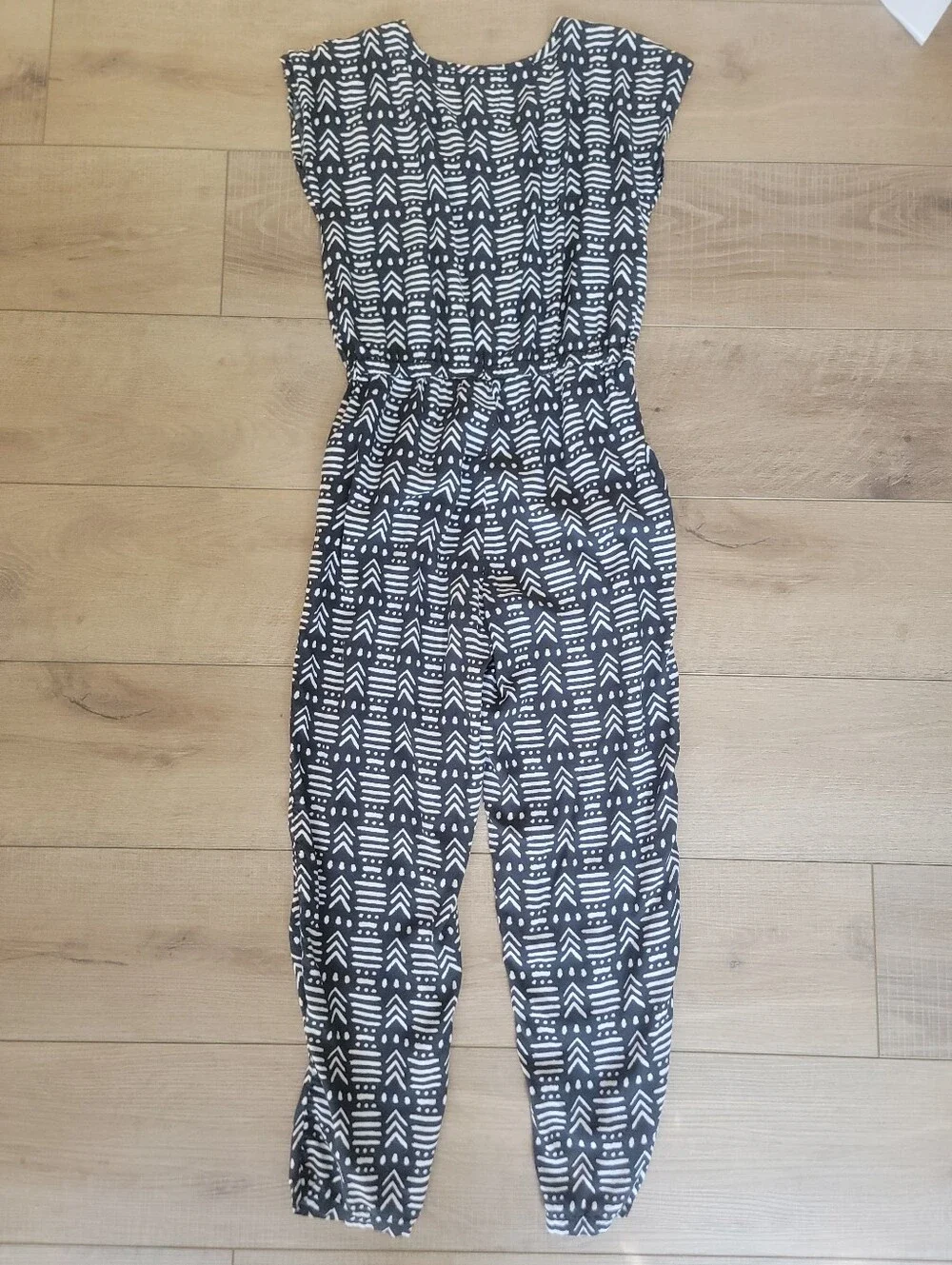 Old Navy Girls Black White Print Geometric Jumpsuit Size Large (10-12) Boho